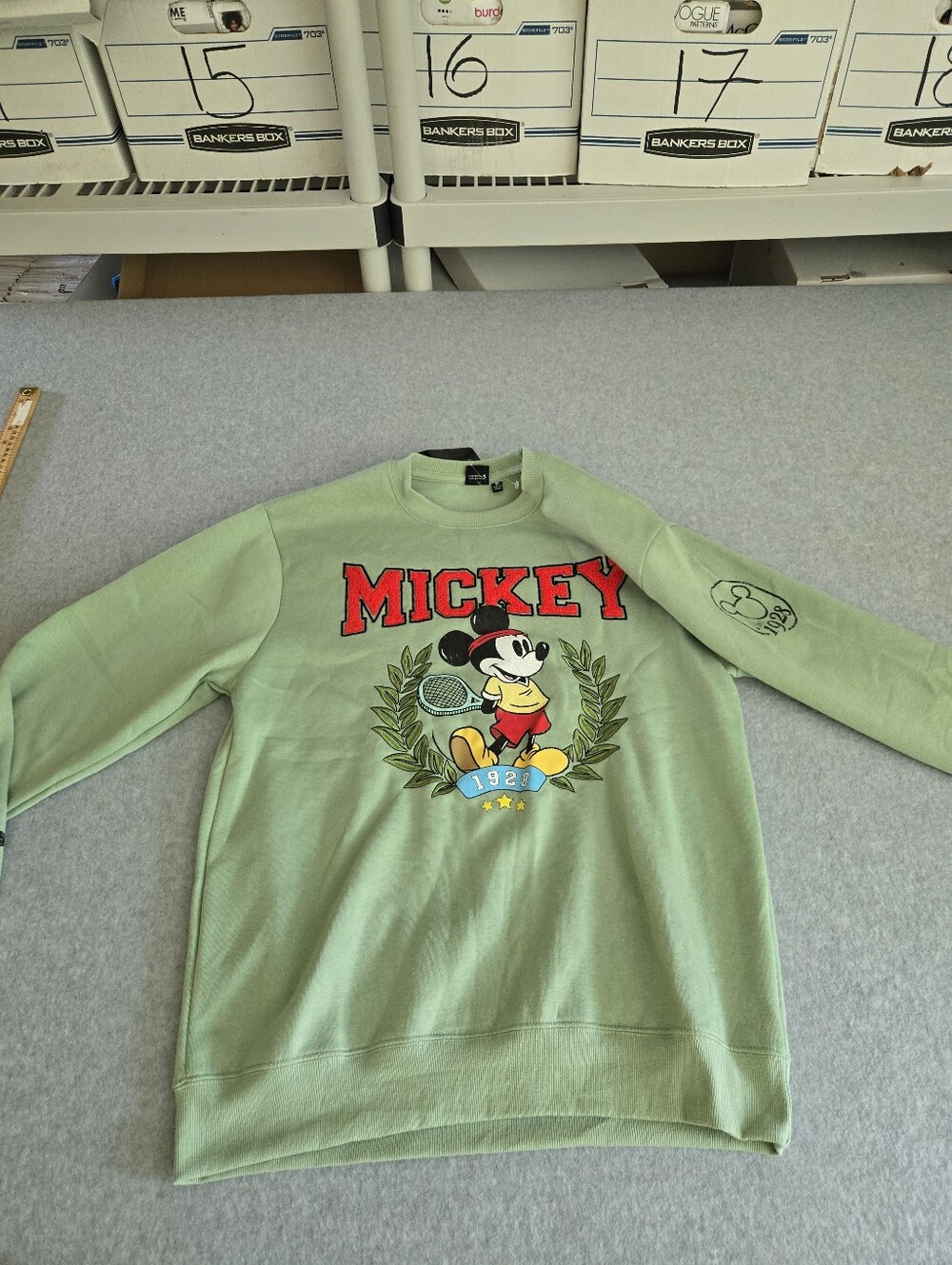 Official Disney Tennis Embroidered Mickey Mouse Unisex Sweatshirt Medium NWT